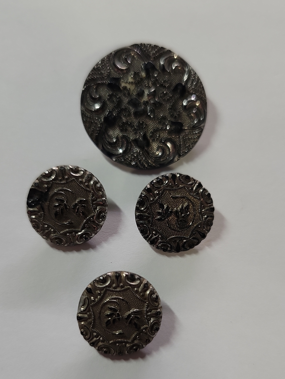 Antique-Style Decorative Metal Buttons - Dark Silver Shine Set